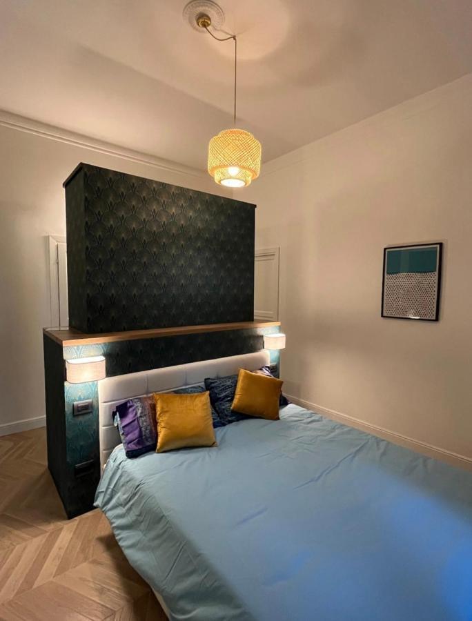 Isola Suites Милано Екстериор снимка