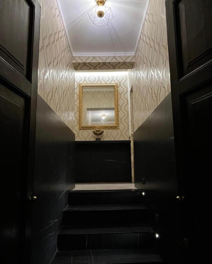 Isola Suites Милано Екстериор снимка