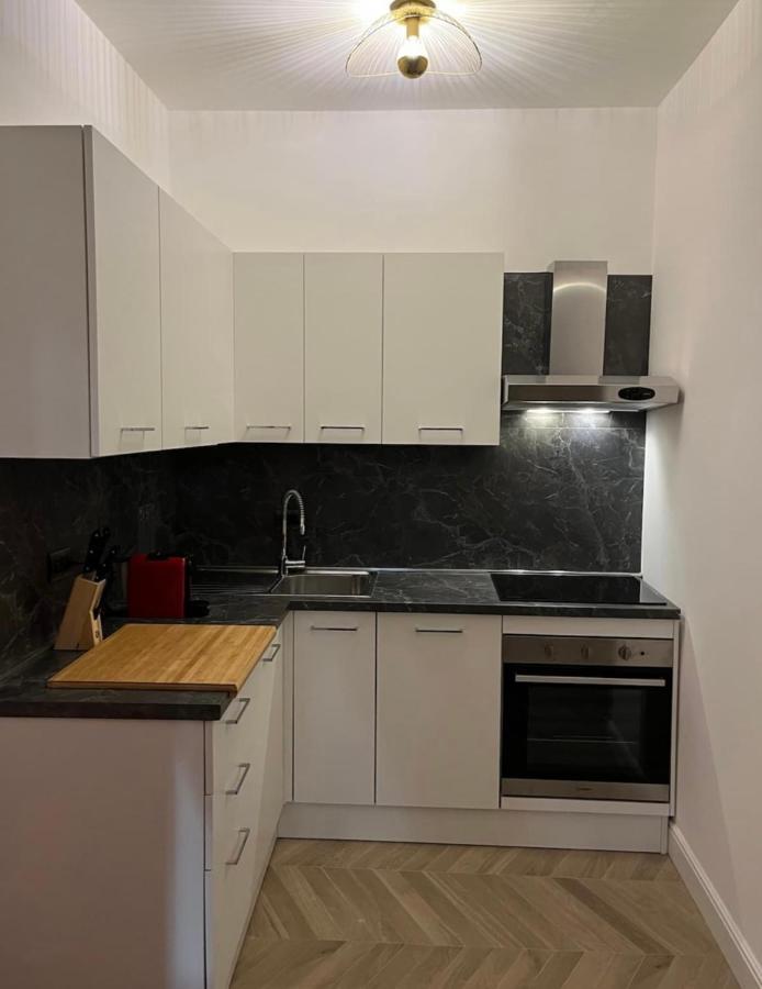 Isola Suites Милано Екстериор снимка