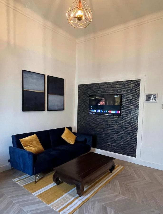 Isola Suites Милано Екстериор снимка