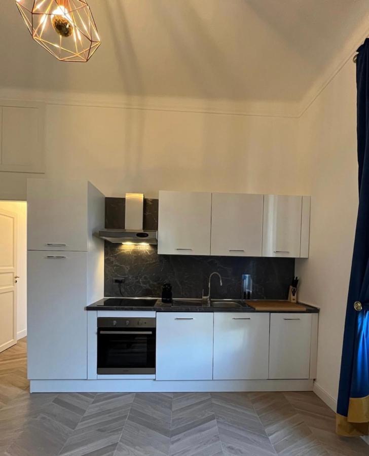 Isola Suites Милано Екстериор снимка