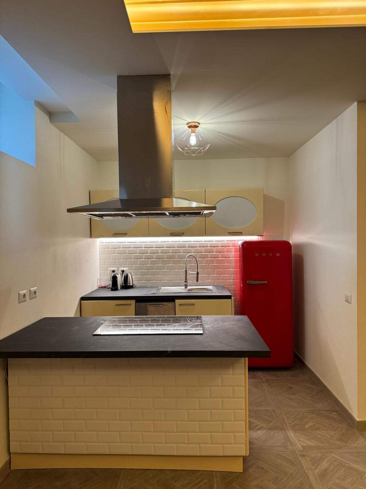 Isola Suites Милано Екстериор снимка