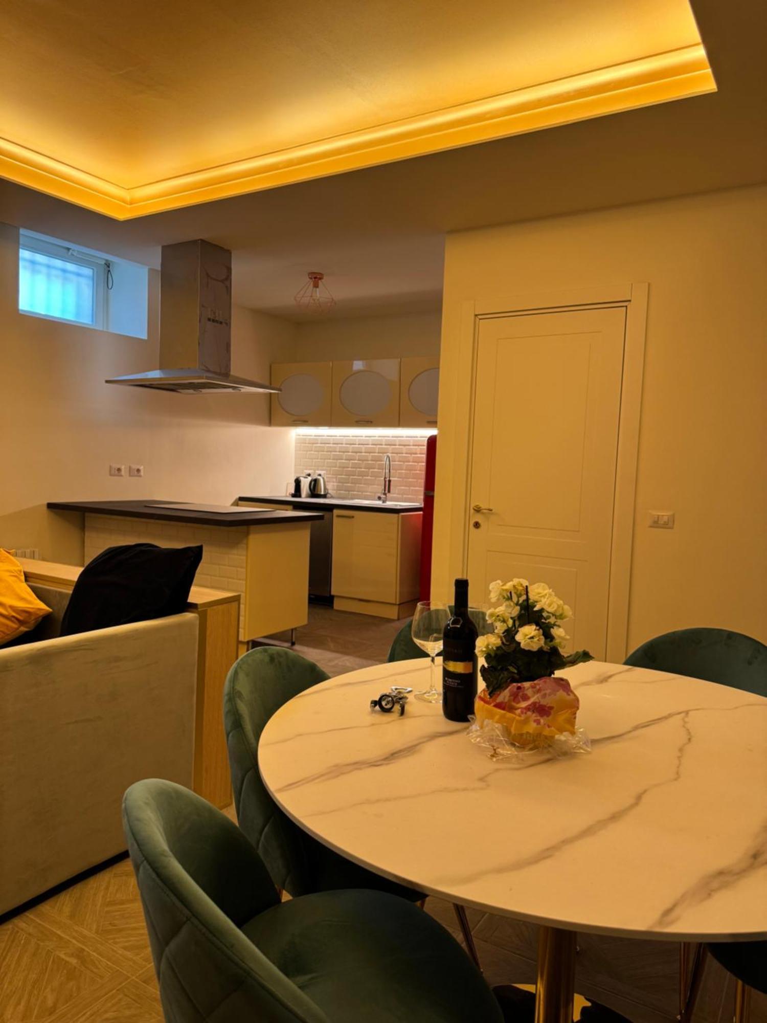 Isola Suites Милано Стая снимка