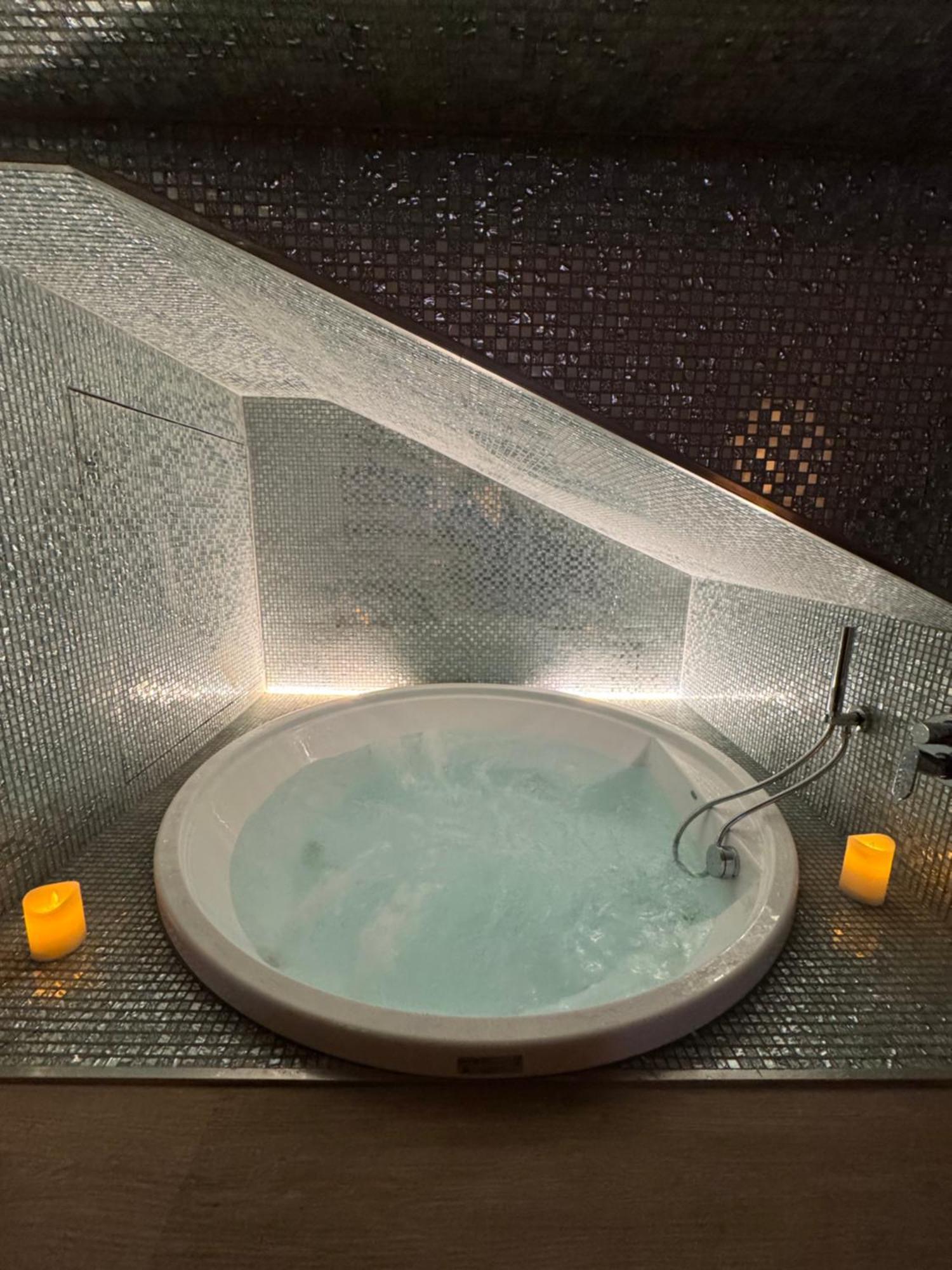 Isola Suites Милано Екстериор снимка